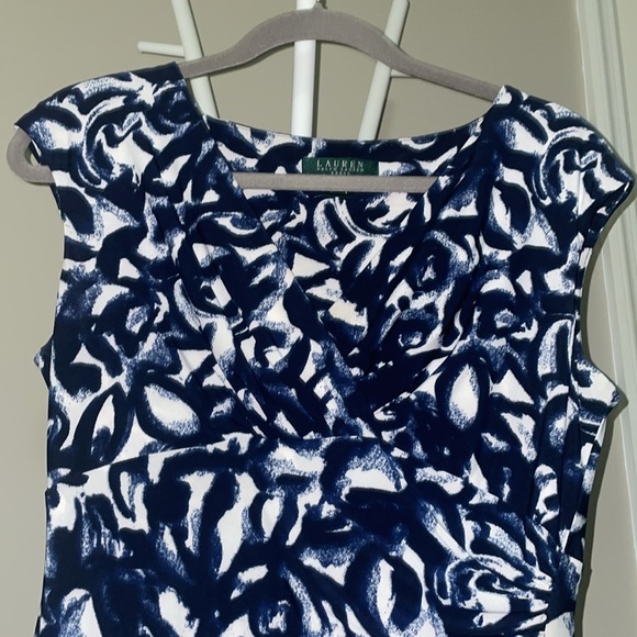 Ralph Lauren Blue & white dress Perfect for so many occasions! - Picture 4 of 7